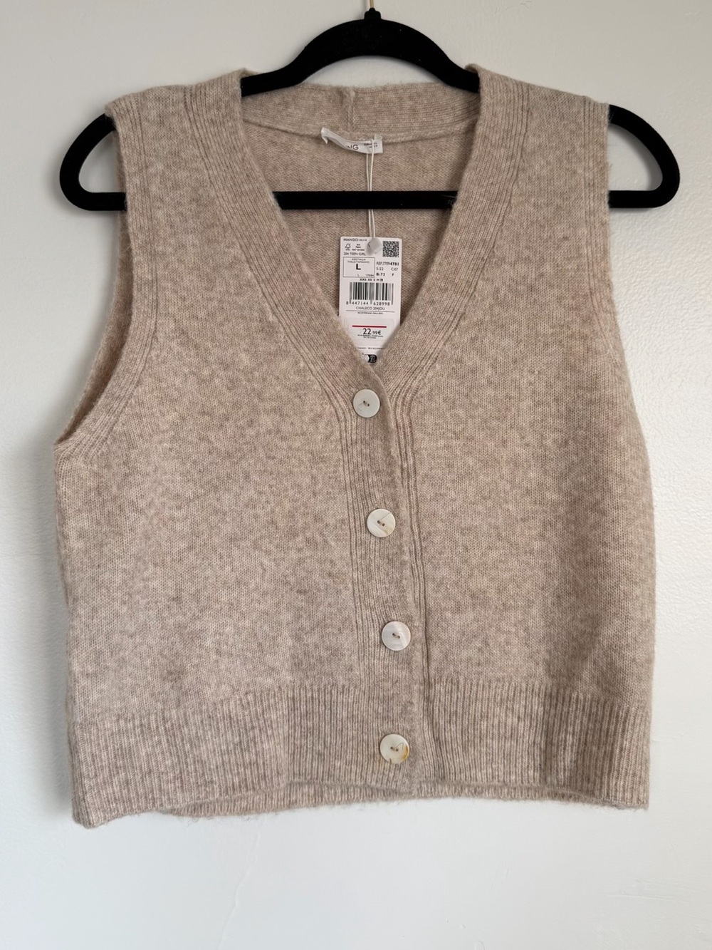 Button-Front Sleeveless Sweater Vest in Oatmeal